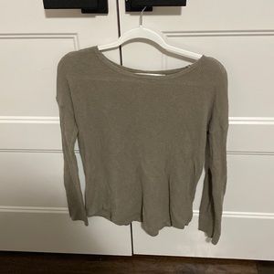 Women’s greenish waffle long sleeve with buttons on back